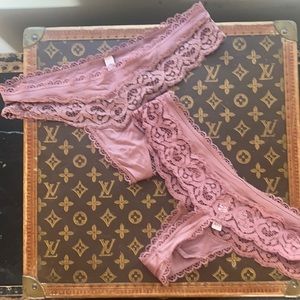 VICTORIA'S SECRET Cocoa Brown Lace Thong Small